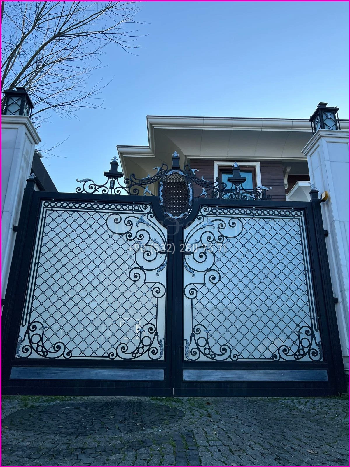 Bahçe Duvarı ile Uyumlu Ferforje Kapı Modelleri