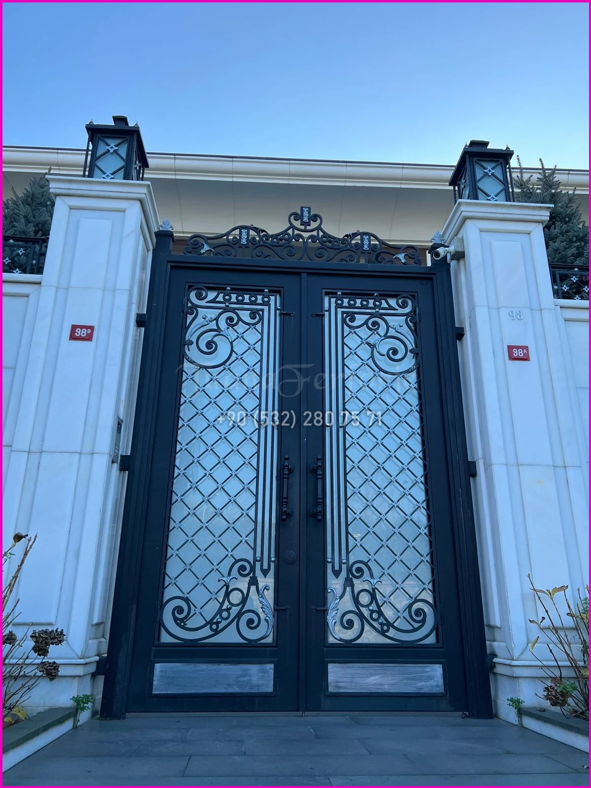 Çift Kanatlı Ferforje Kapılar – Geniş Alanlar İçin Şık Seçenekler